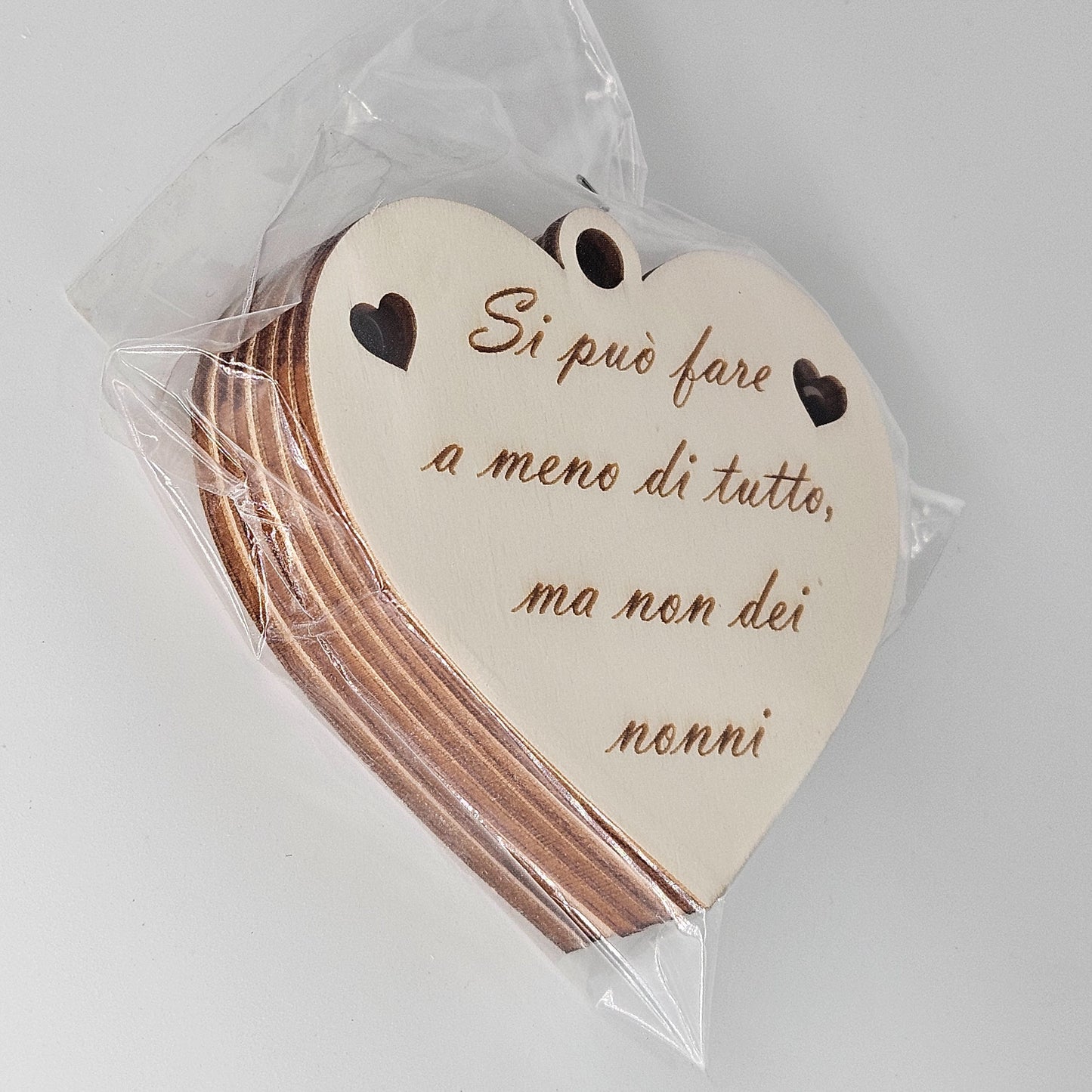 6x - Cuori "Si può fare a meno di tutto, ma non dei nonni"